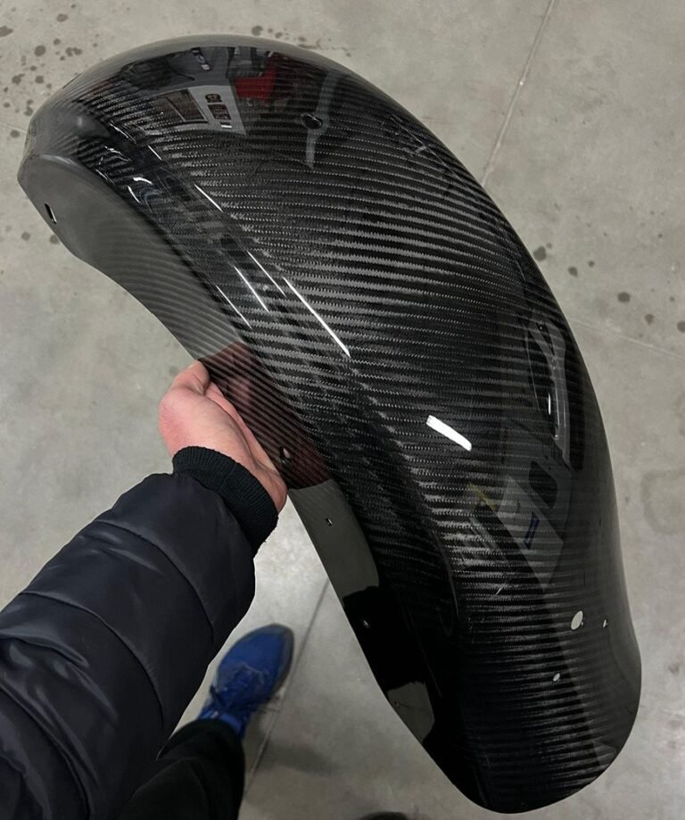 Art.Mugello CVO – Premium Quality Carbon Fiber Rear Fender Stock Style For Use With CVO Tail Light License Plate Mount